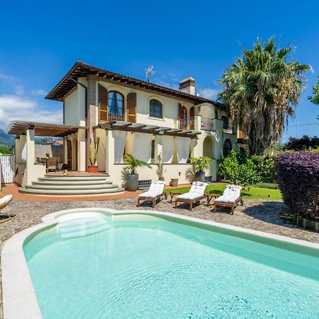 Villa Lorenzo Querceta Exterior photo
