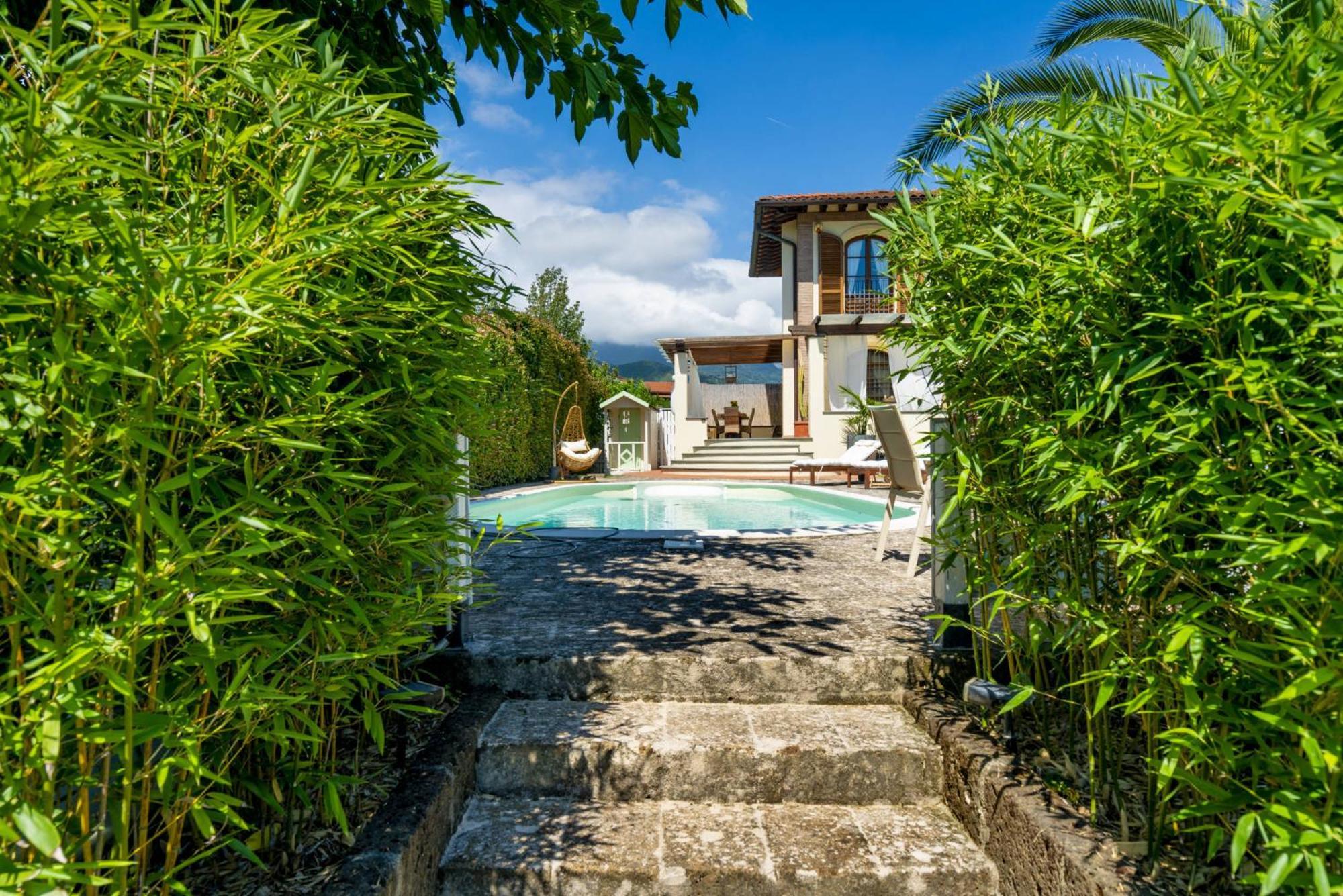 Villa Lorenzo Querceta Exterior photo